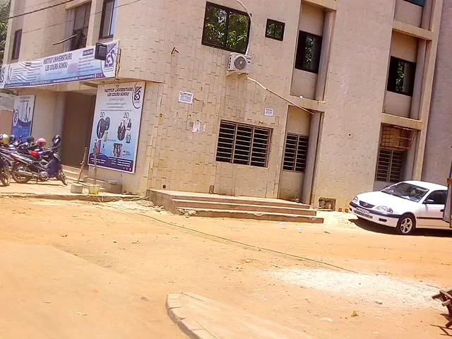 Photo 2 de Institut Universitaire les Cours Sonou