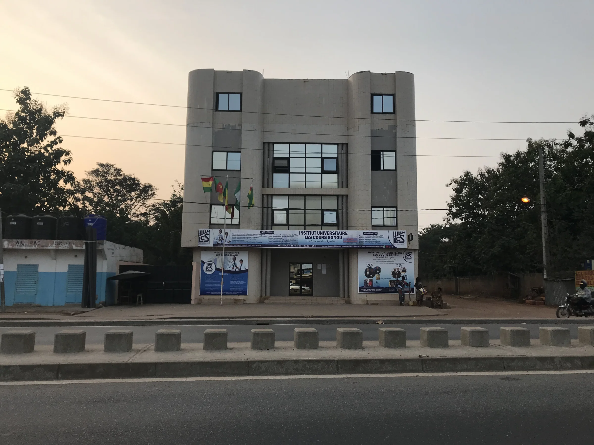 Photo 3 de Institut Universitaire les Cours Sonou