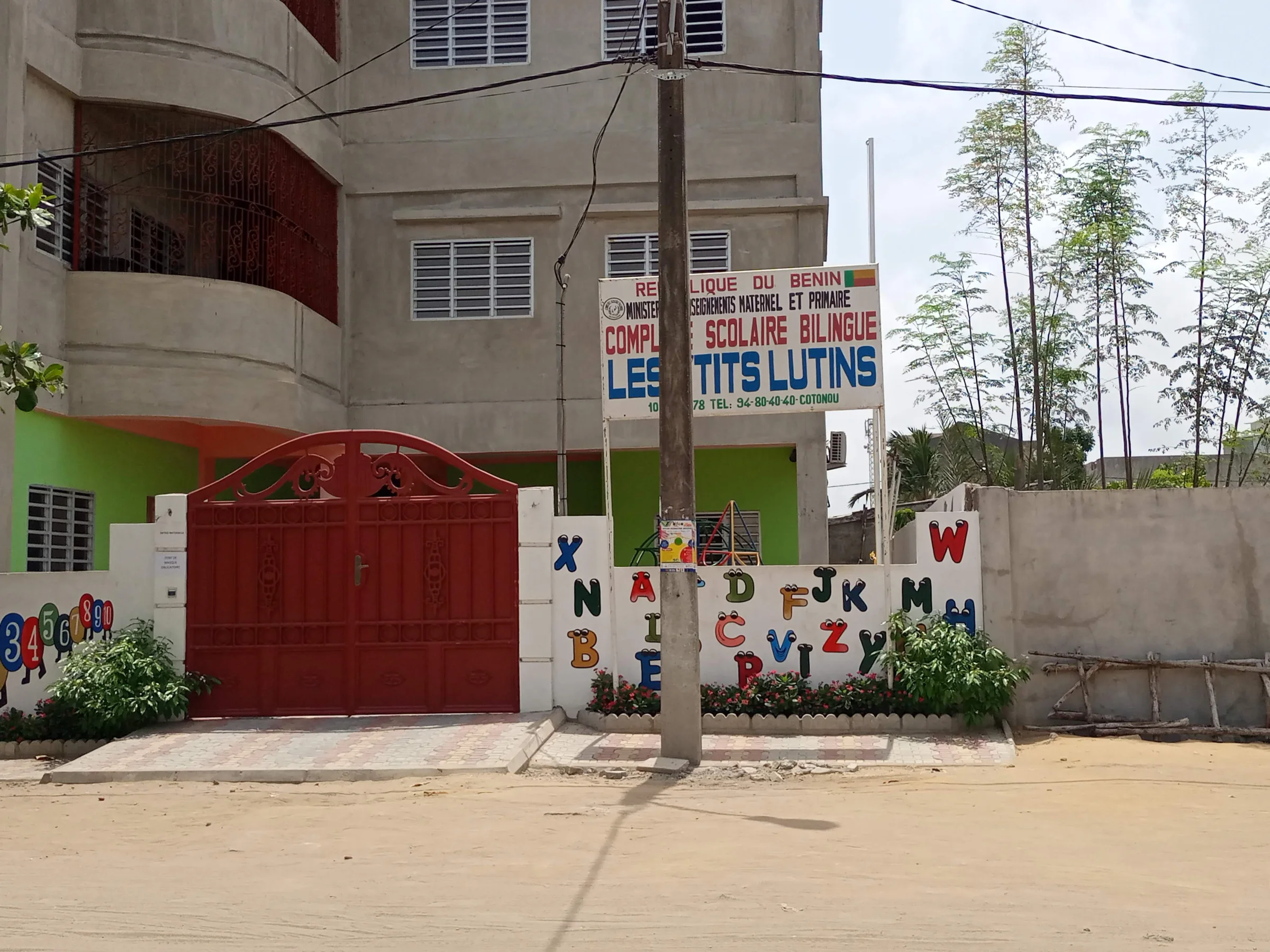 Logo de Complexe Scolaire Bilingue Les Petits Lutins