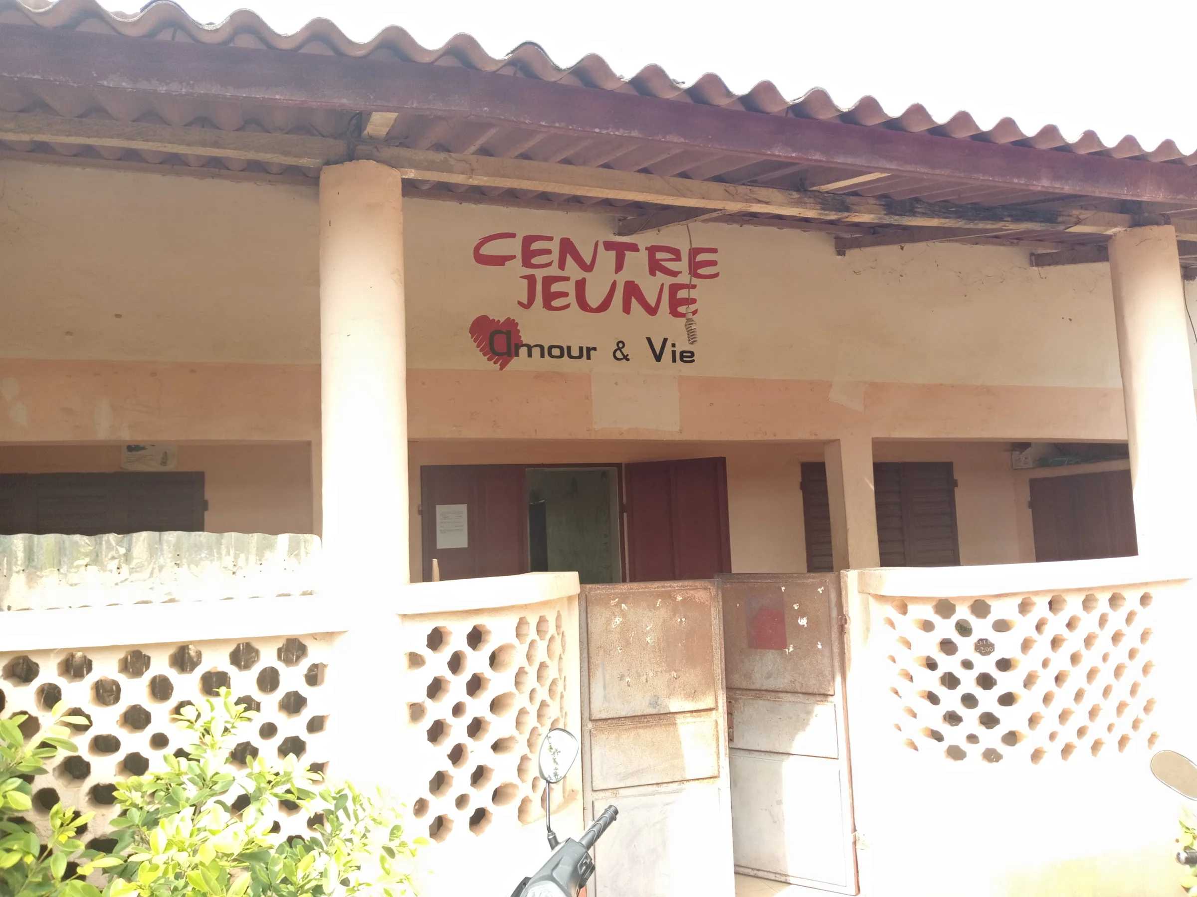 Logo de CEG LE PLATEAU
